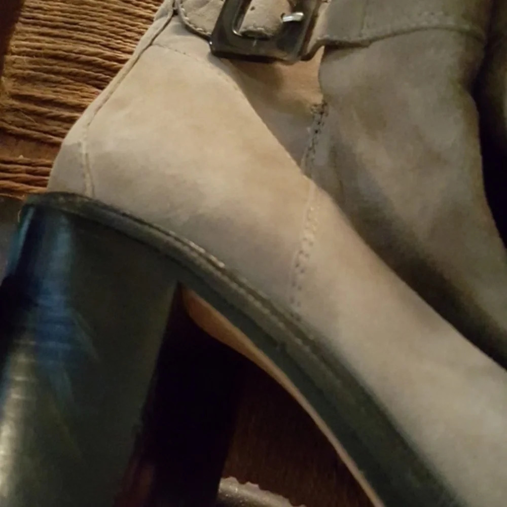 Elizabeth and James suede block Heel ankle boots 10 - Picture 6 of 9